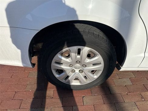 Used 2019 Dodge Grand Caravan SE image 15