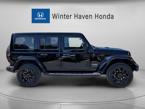 Used 2022 Jeep Wrangler Unlimited Sahara image 9