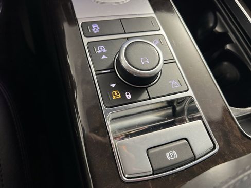 Used 2019 Land Rover Range Rover HSE image 33
