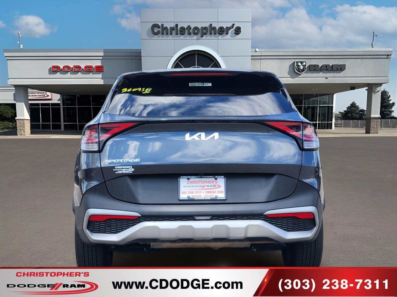 Used 2023 Kia Sportage EX FWD image 4