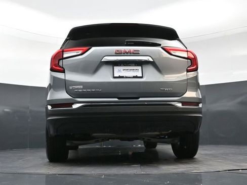 Used 2024 GMC Terrain SLT image 34
