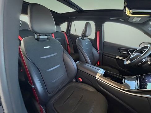 Used 2025 Mercedes-Benz GLC 43 AMG 4MATIC image 34