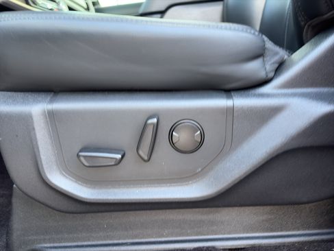 Used 2023 Ford Expedition XLT RWD image 11