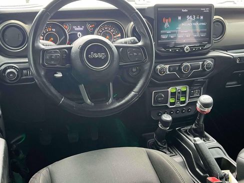 Used 2018 Jeep Wrangler Unlimited Sport S AWD/4WD image 12