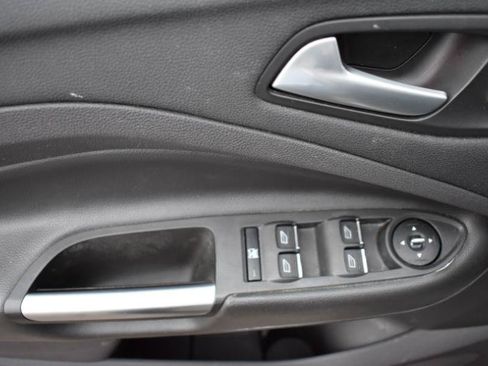 Used 2015 Ford C-MAX Energi SEL w/ Equipment Group 303A FWD image 22