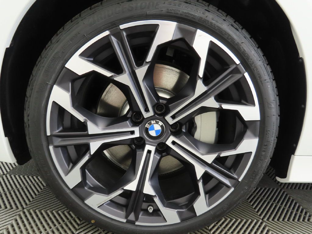 Used 2026 BMW 330i Sedan w/ Convenience Package RWD image 31