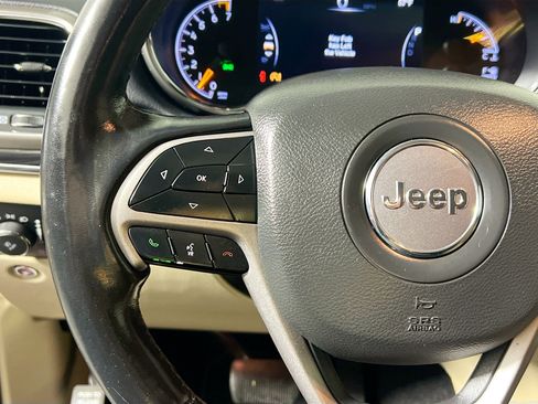 Used 2020 Jeep Grand Cherokee Limited image 18