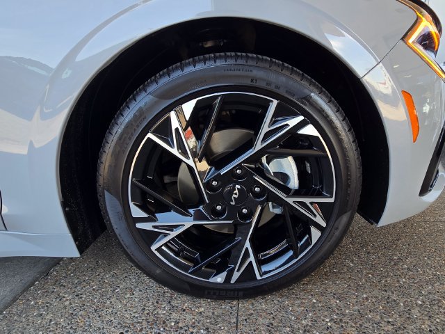 Used 2025 Kia K5 GT-Line w/ GT-Line Premium Package FWD image 28
