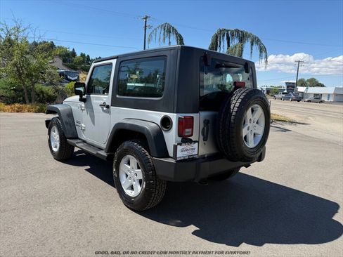 Used 2010 Jeep Wrangler Sport AWD/4WD image 5