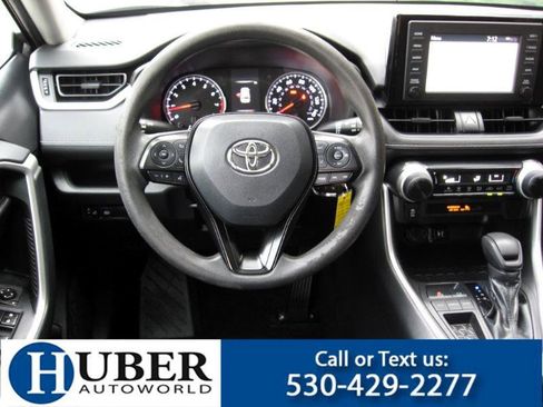 Used 2019 Toyota RAV4 LE image 6