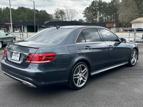 Used 2016 Mercedes-Benz E 400 Sedan image 6
