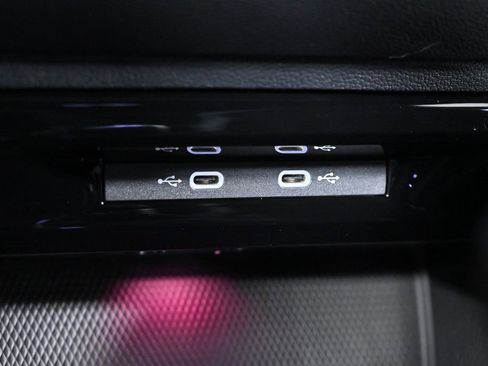 Used 2024 Volkswagen Golf R image 20