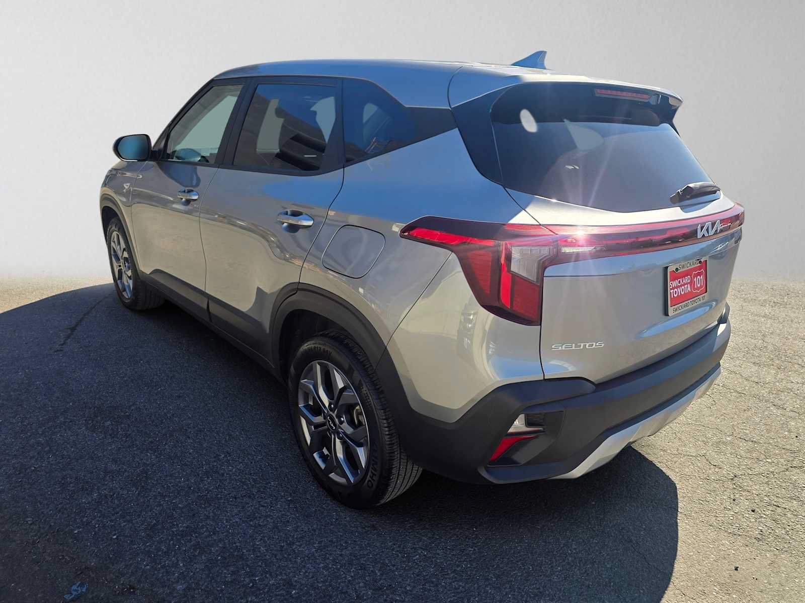 Used 2024 Kia Seltos LX AWD/4WD image 5