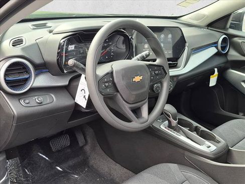 New 2026 Chevrolet Trax LS w/ LS Convenience Package FWD image 3