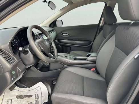 Used 2019 Honda HR-V LX image 9