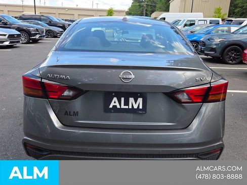 Used 2024 Nissan Altima 2.5 SV FWD image 5