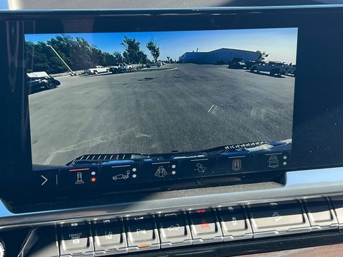 New 2026 GMC Sierra 2500 SLT w/ SLT Premium Package AWD/4WD image 16