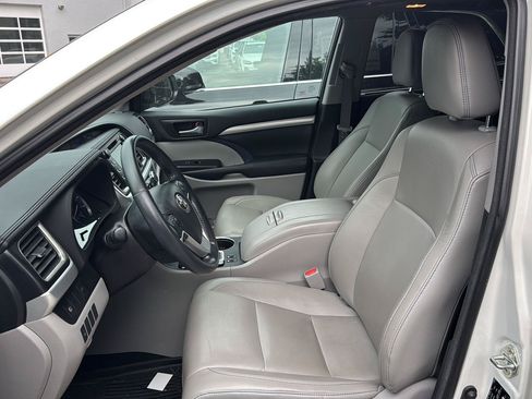 Used 2018 Toyota Highlander XLE w/ Protection Package #3 AWD/4WD image 12