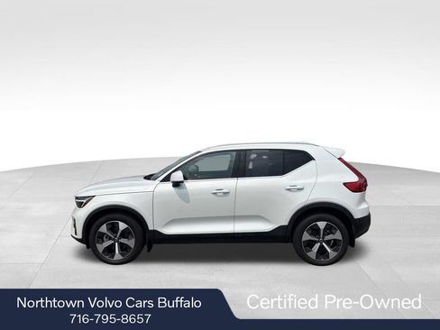 Certified 2023 Volvo XC40 B5 Plus w/ Climate Package AWD/4WD image 2