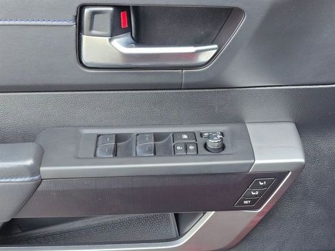 Used 2023 Toyota Sequoia Platinum AWD/4WD image 27