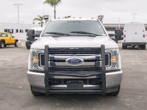 Used 2017 Ford F350 XLT w/ XLT Value Package RWD image 2