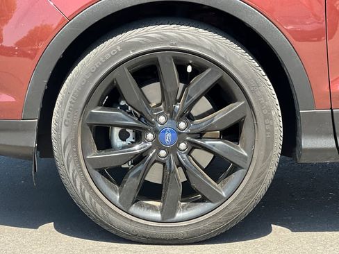 Used 2018 Ford Escape SE w/ SE Sport Appearance Package image 12