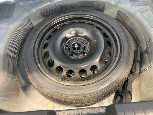 Used 2015 Chevrolet Cruze LS image 26