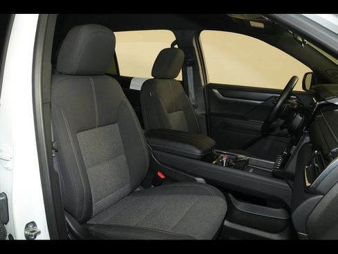 Used 2025 GMC Acadia Elevation FWD image 30