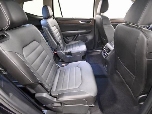 Used 2025 Volkswagen Atlas SEL image 18