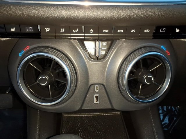 Used 2021 Chevrolet Blazer LT FWD image 19