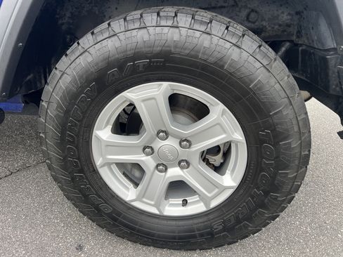 Used 2018 Jeep Wrangler Unlimited Sport S AWD/4WD image 10