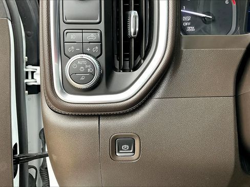 Used 2019 GMC Sierra 1500 SLT RWD image 33