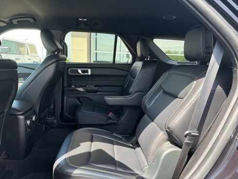 Certified 2020 Ford Explorer XLT w/ Equipment Group 202A AWD/4WD image 13