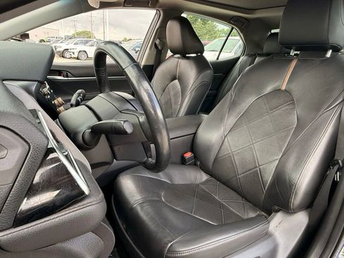 Used 2018 Toyota Camry XLE w/ Protection Package (Q2) FWD image 11