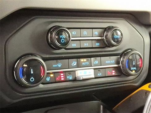 Used 2022 Ford Bronco Badlands image 17