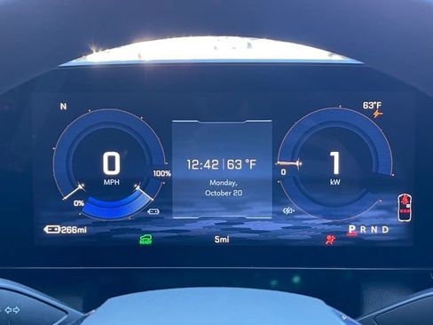 New 2026 Chevrolet Equinox EV LT image 9