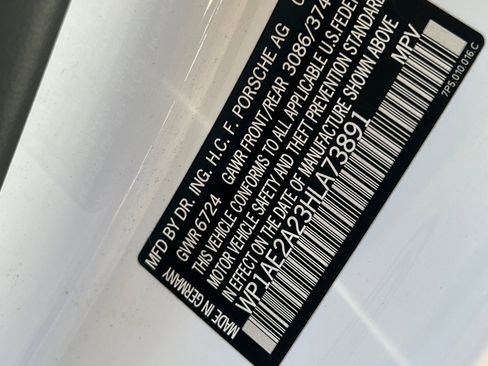 Used 2017 Porsche Cayenne S image 21