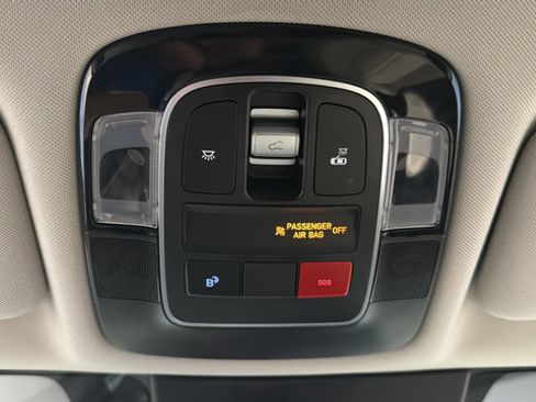 Used 2025 Hyundai Sonata SEL FWD image 33