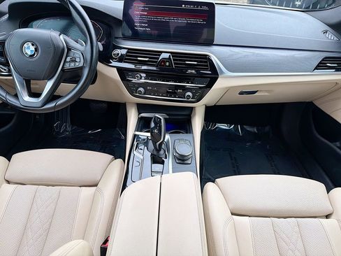 Used 2021 BMW 530i w/ Convenience Package image 19