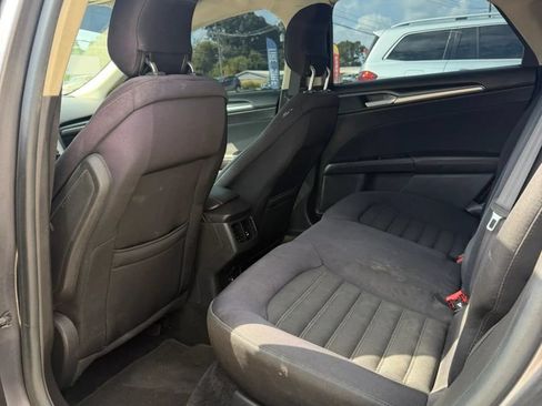 Used 2014 Ford Fusion SE FWD image 8