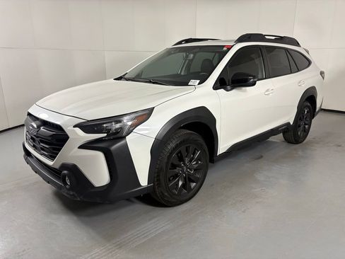 Used 2025 Subaru Outback Onyx Edition AWD/4WD image 4
