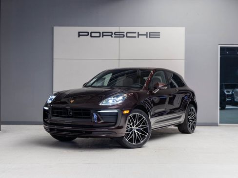 Certified 2026 Porsche Macan AWD/4WD image 1