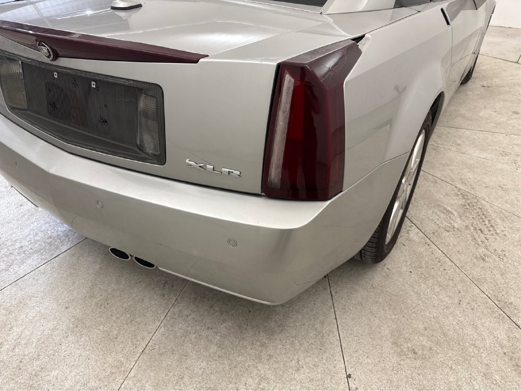 Used 2004 Cadillac XLR RWD image 22