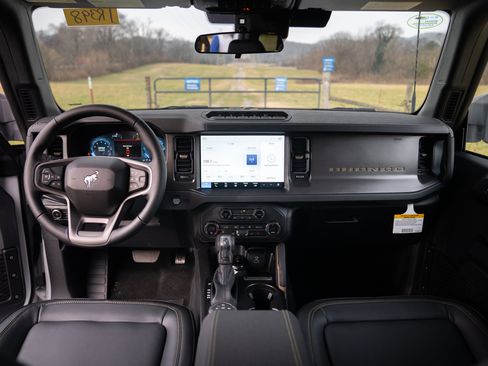 New 2025 Ford Bronco Badlands image 14