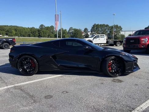 Used 2026 Chevrolet Corvette Z06 RWD image 2