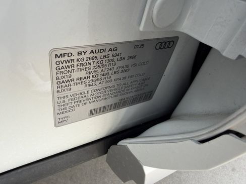 Used 2025 Audi Q5 e Premium Plus w/ Premium Plus Package AWD/4WD image 51
