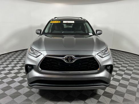 Certified 2026 Toyota Highlander Platinum image 2