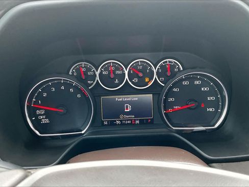 Used 2021 Chevrolet Tahoe Z71 w/ Z71 Signature Package AWD/4WD image 26