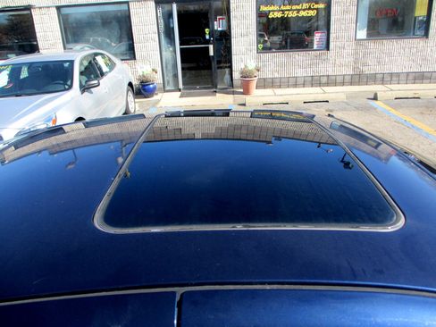 Used 2004 Pontiac Grand Am SE image 6