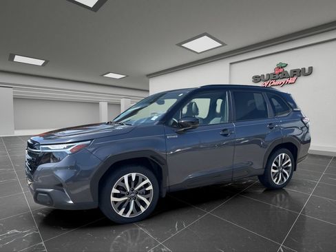 Used 2025 Subaru Forester Touring AWD/4WD image 7